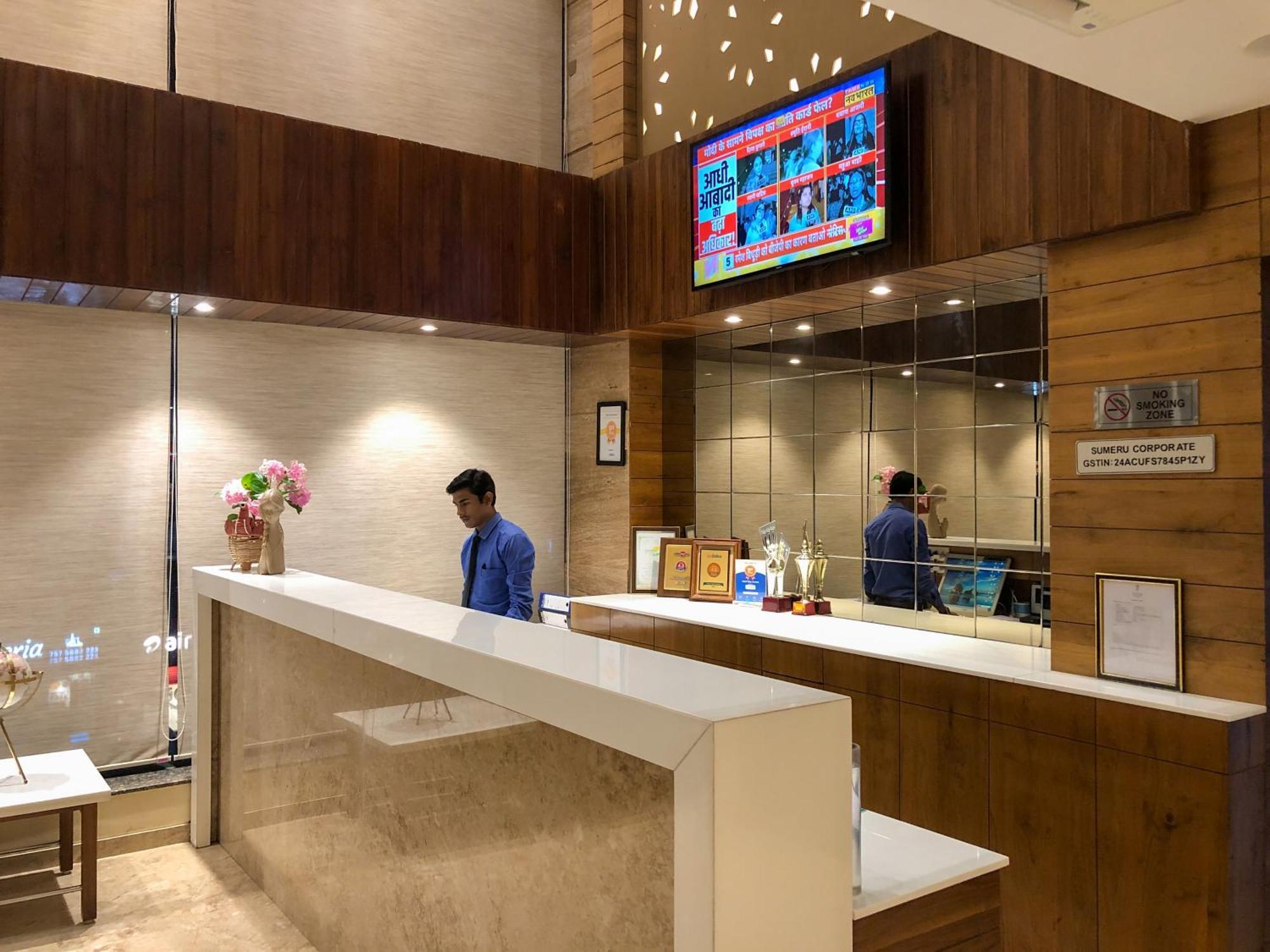 Hotel Virgo Sumeru Бхавнагар Екстер'єр фото